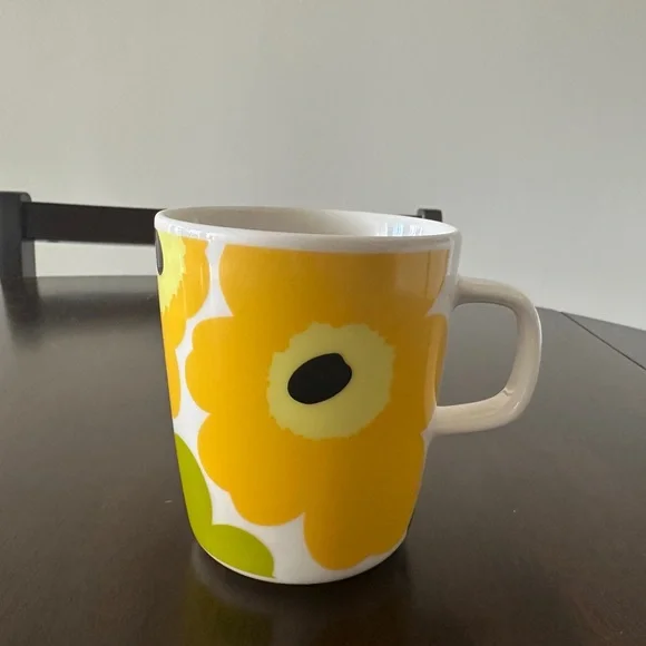 Marimekko Yellow and White Floral Dining Mug - Picture 3 of 4